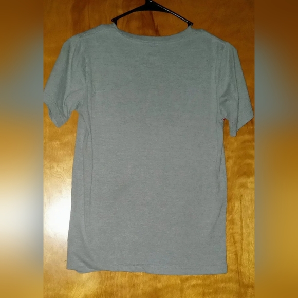 Boy's Levi's Gray With Red Logo Short-Sleeve Large Pullover T-Shirt - Picture 2 of 3